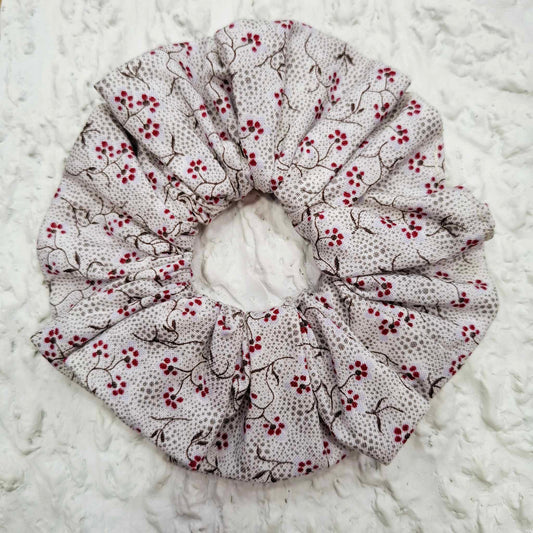 Χριστουγεννιάτικο scrunchie με κόκκινα γκι